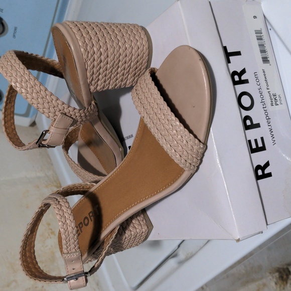 Report 3" Block Heel Sandals size 9 - Picture 1 of 5